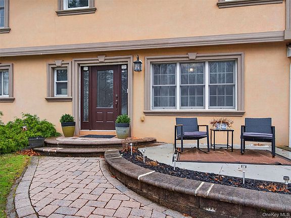 5th image of 10 Rensselaer Drive