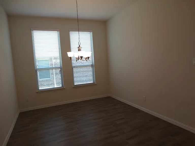 4532 Frost Ave — Photo 10