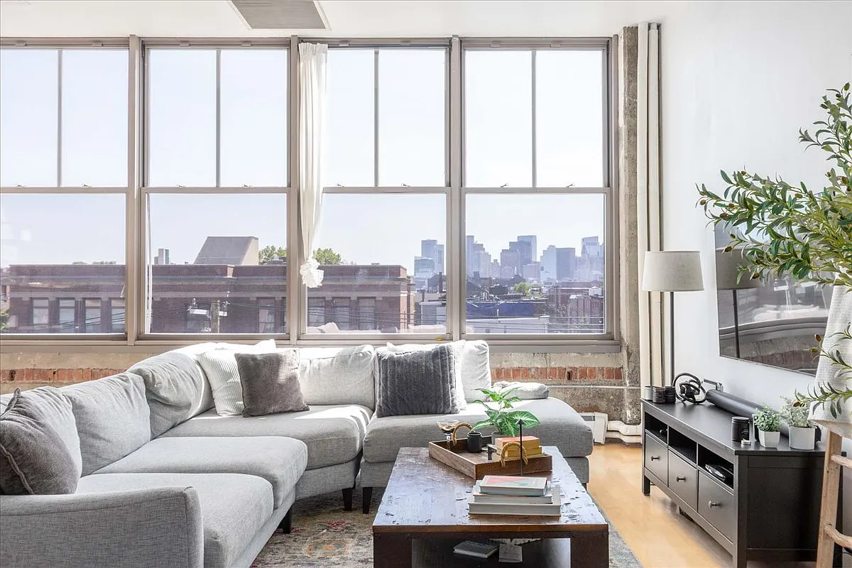 1 bed, 1023 sqft, $3,500 — Photo 2