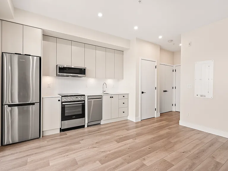 45511 Campus Dr — Photo 24