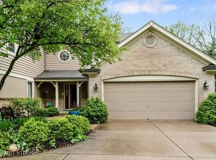 2712 Downing Ct, Aurora, IL 60502