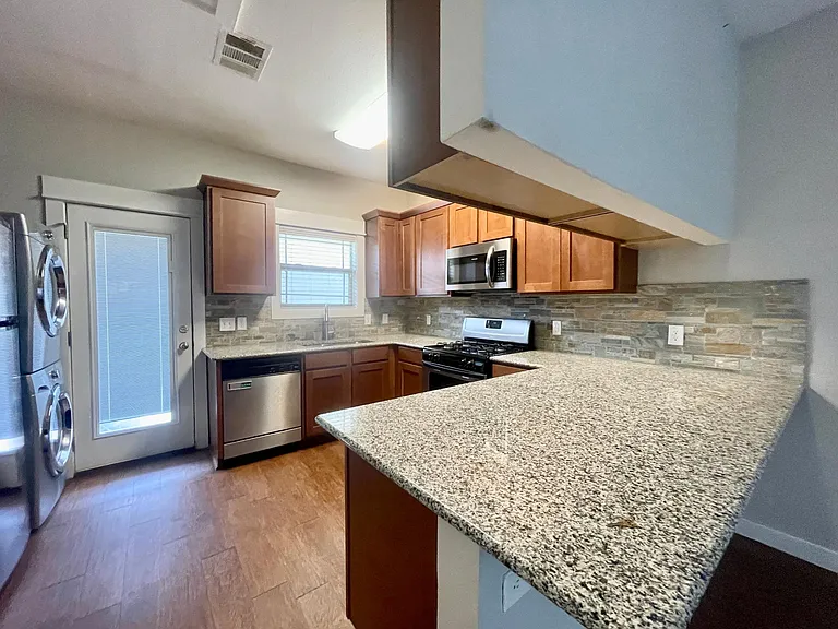 706 W North Loop Blvd #A — Photo 6