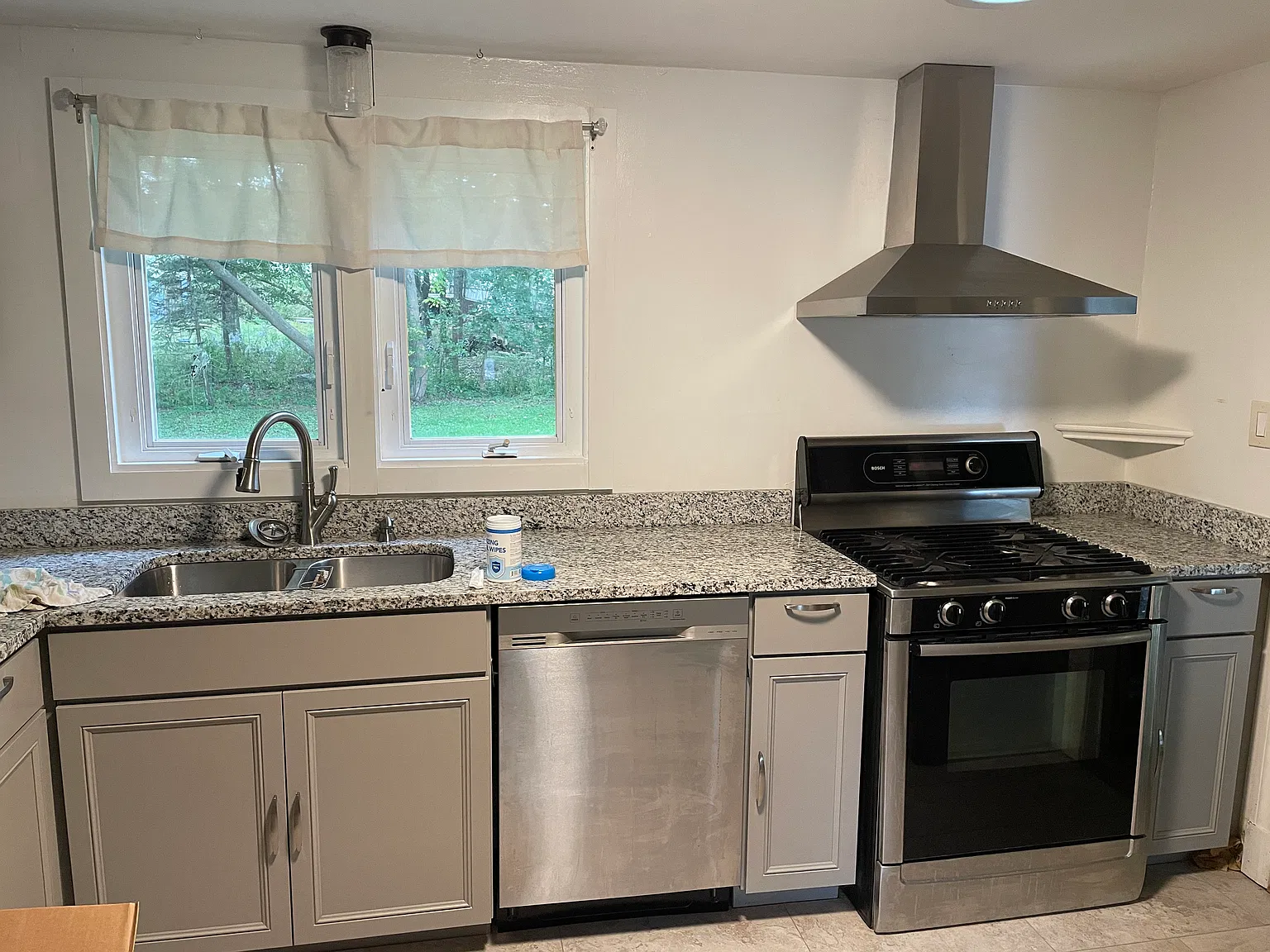3 bed, 1900 sqft, $3,000 — Photo 3
