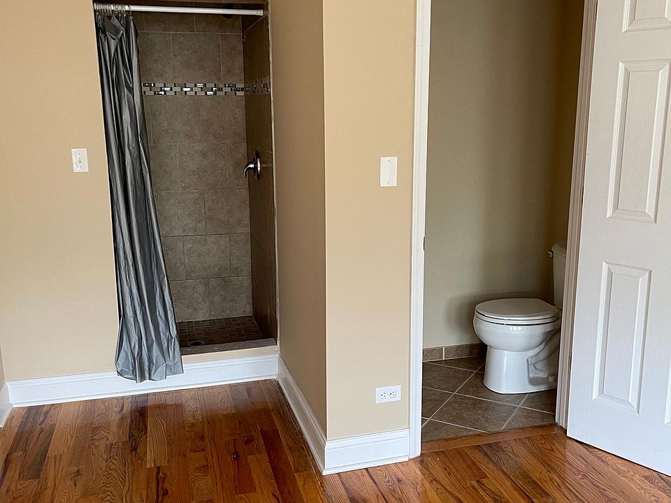 2nd image of 1903 W Granville Ave #3