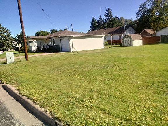 2nd image of 715 W McFarland St