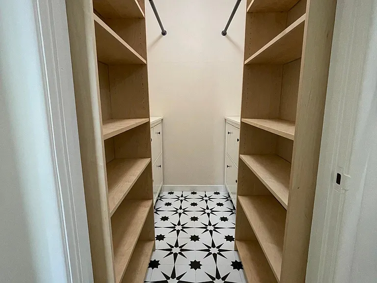 51 N Court Rd — Photo 11