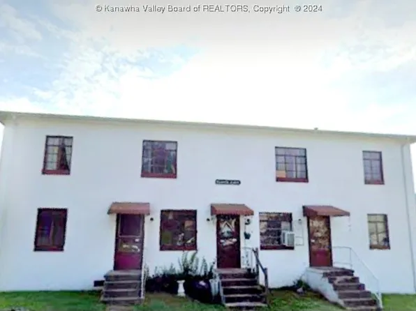 318 Mansion St, Hamlin, WV 25523
