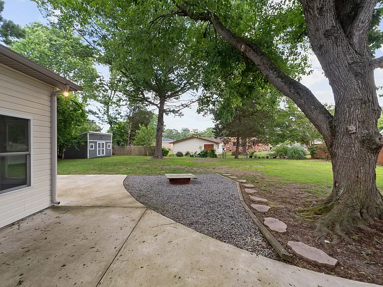 435 Currituck Dr — Photo 50