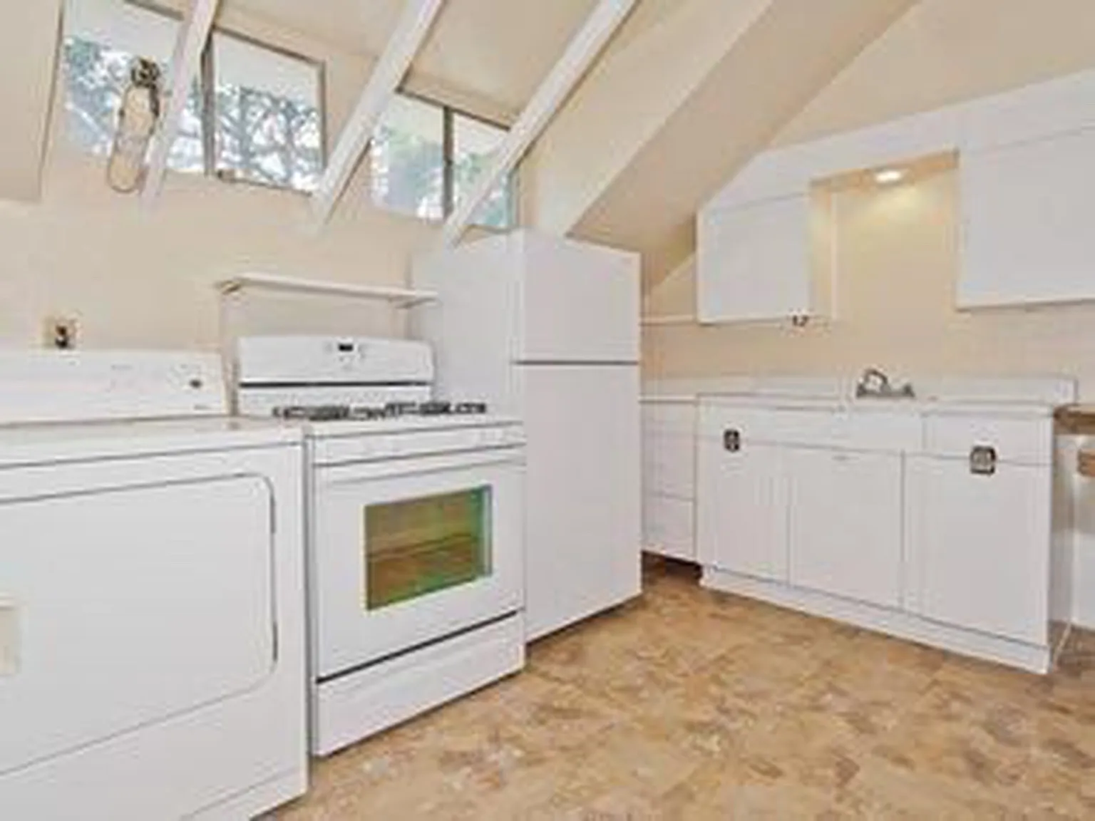 5901 Reiger Ave — Photo 4