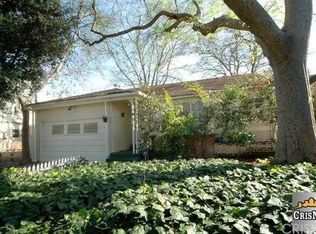 12130 Hollyglen Pl, Studio City, CA 91604