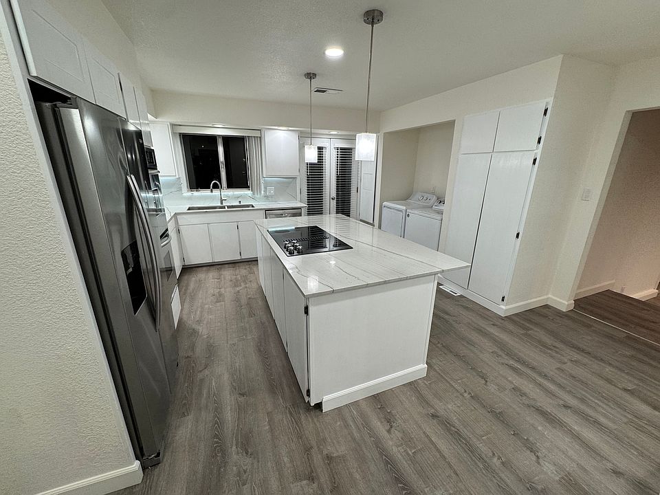 1st image of 2767 Lakeside Dr