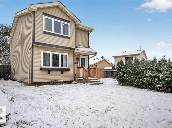 3207 46th St NW, Edmonton, AB T6L 4R7