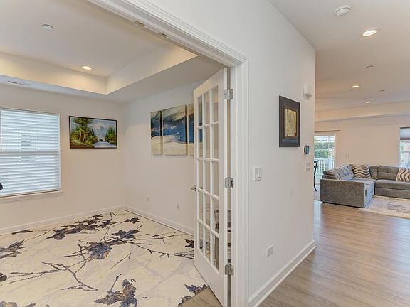 5th image of 257 Masters Dr