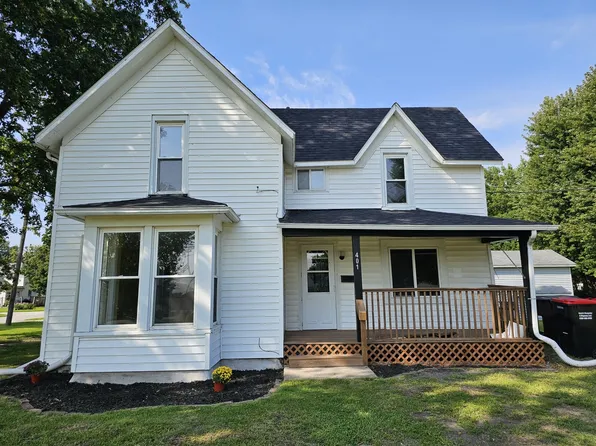 401 NE 3rd St, Aledo, IL 61231