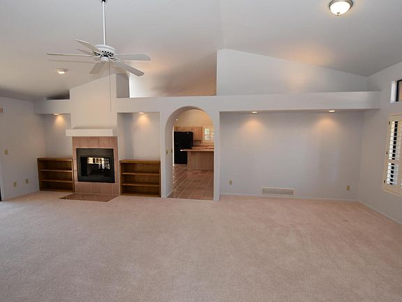 4th image of 1420 E Desert Starling Ln