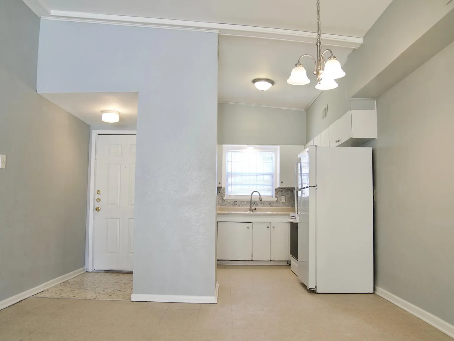 2 bed, 855 sqft, $910 — Photo 2