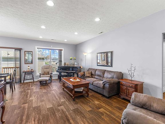 5th image of 2613 Central Park Ct