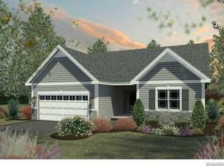 36 Nicholas Ln, Lancaster, NY 14086