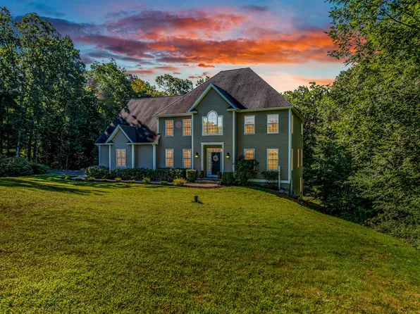 55 Angelas Way, Burlington, CT 06013