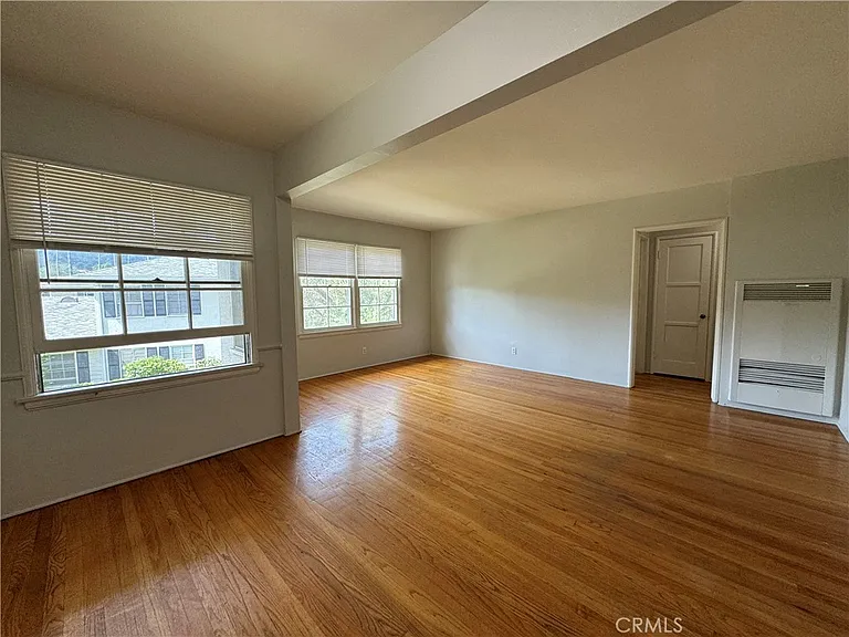 396 S Pasadena Ave #D — Photo 2