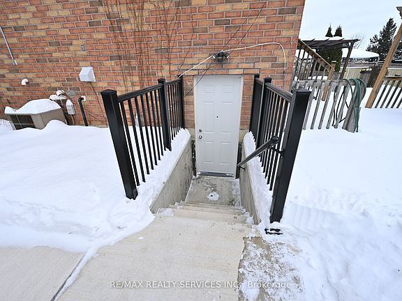 3rd image of 42 Brambirch Cres
