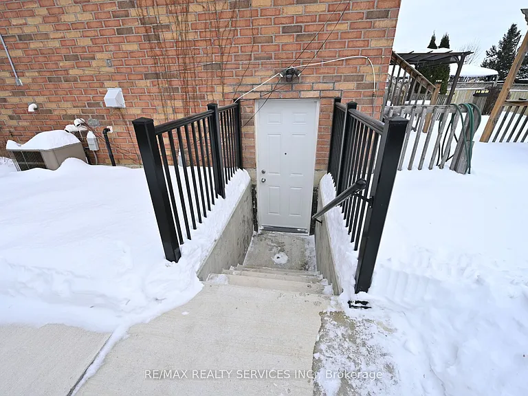 42 Brambirch Cres — Photo 4