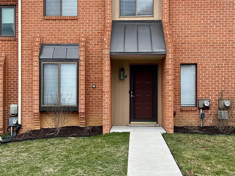 234 Towyn Ct #1 — Photo 1