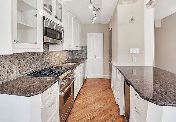 2nd image of 351 E 57th St #16D