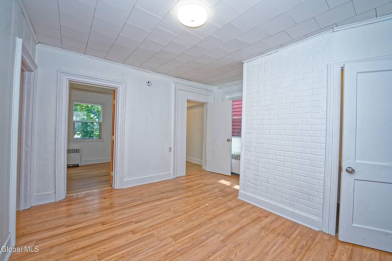 5th image of 391 Washington Avenue
