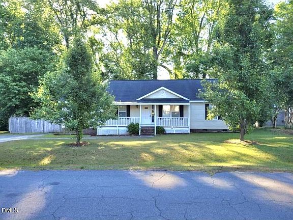 5th image of 220 Regency Dr
