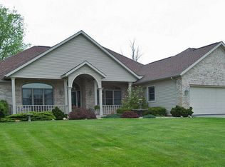 5406 Sweet Briar Dr, Kalamazoo, MI 49009