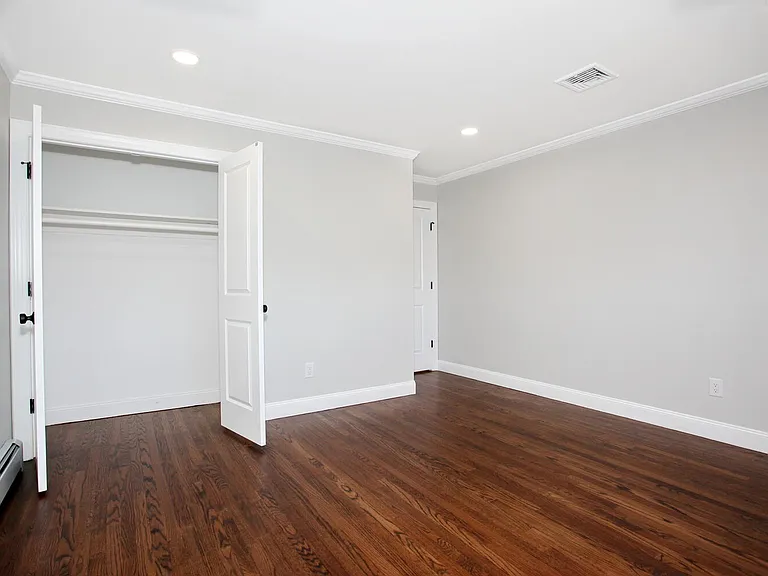 611 Kingsland Ave — Photo 14