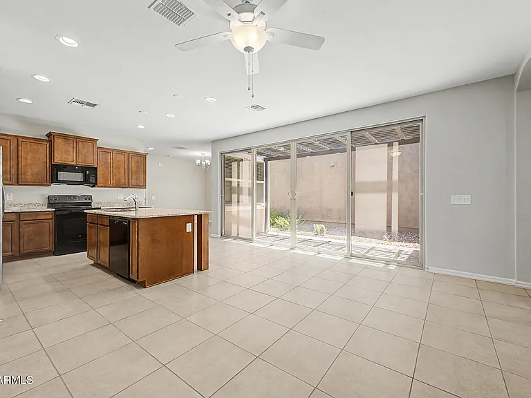 2511 S Entwistle St — Photo 9