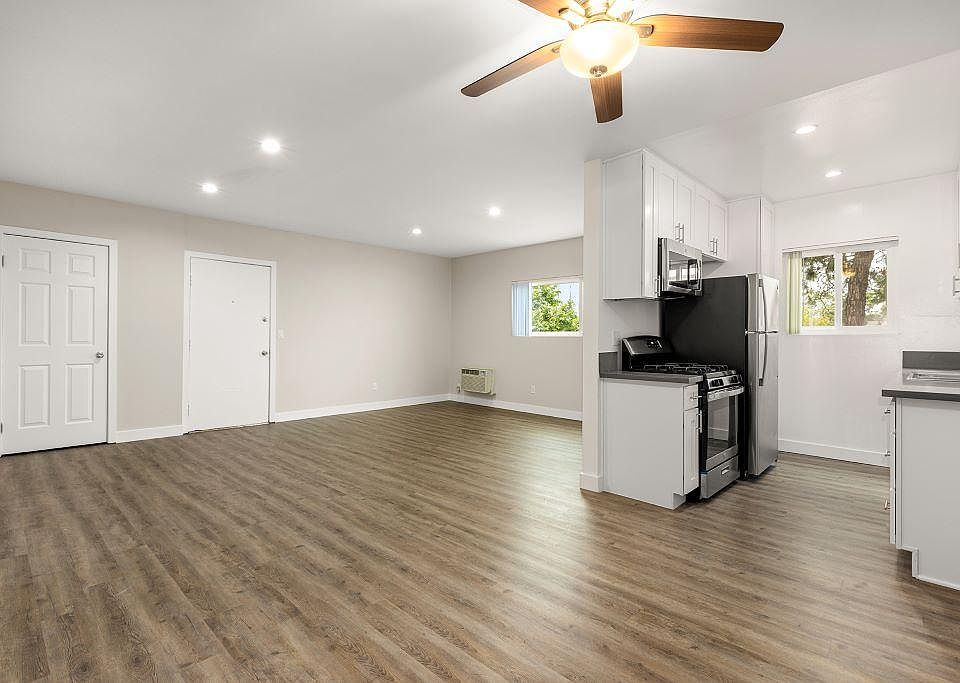 1st image of 700 N Wendy Dr APT 32