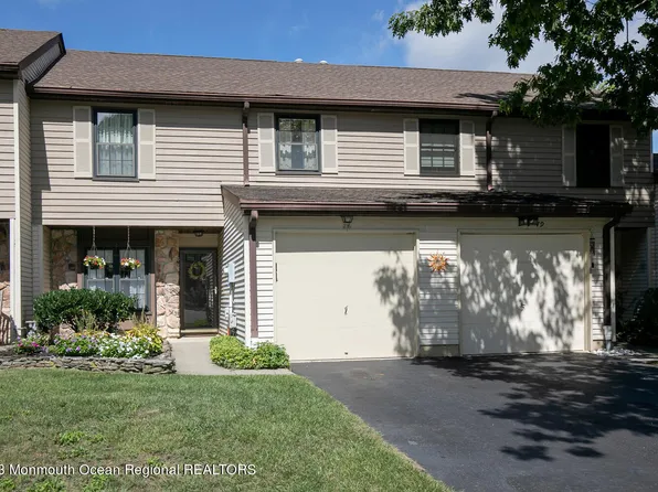 78 Horseshoe Court, Oceanport, NJ 07757