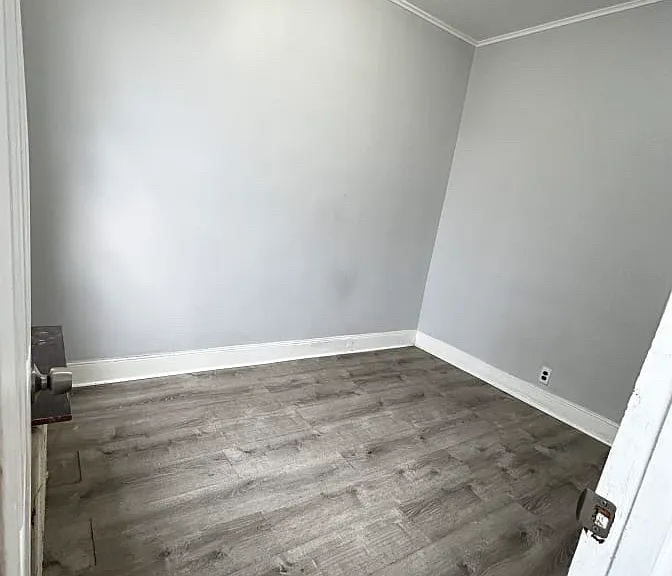 19 Hague St #2 — Photo 6