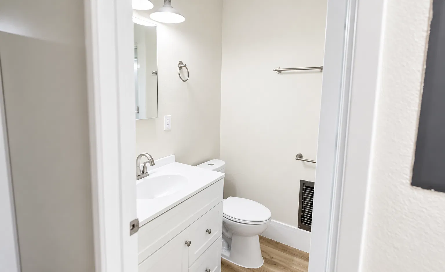 2 bed, 600 sqft, $3,535 — Photo 2