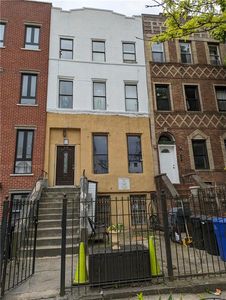 50 Vernon Ave, Brooklyn, NY, 11206