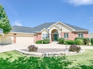 4050 Key Harbour Dr, Lake Saint Louis, MO 63367