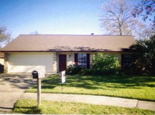 69 Blackgum Ct, Lake Jackson, TX 77566