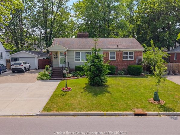 1953 Olive Rd, Windsor, ON N8T 1R4
