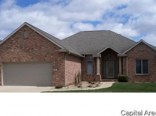 30 Wadsworth Dr, Jacksonville, IL 62650