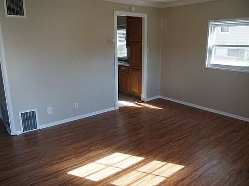 5th image of 7121 Mardel Ave
