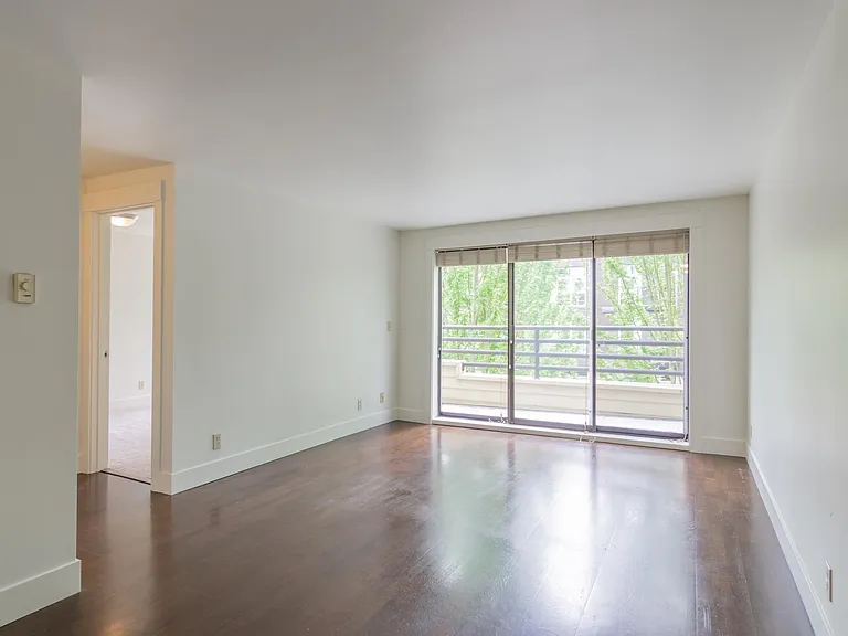 3401 Wallingford Ave N — Photo 9