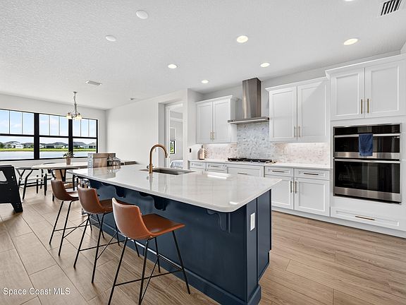 2nd image of 2689 Pangea Cir