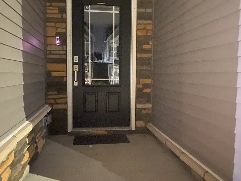 1113 Epiphany Rd — Photo 2