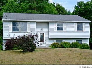 11 Watchman Ct, Rochester, NY 14624