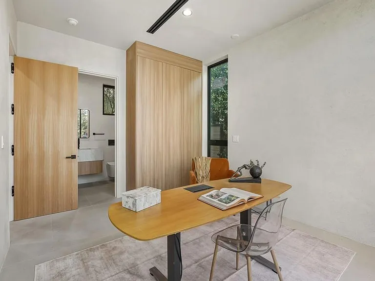824 N Curson Ave — Photo 42