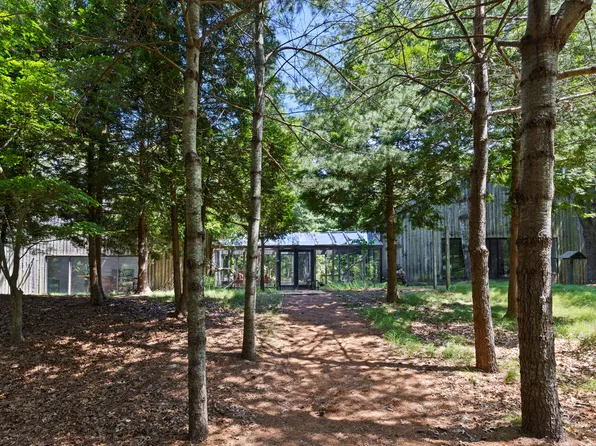 36 Edwards Hole Rd, East Hampton, NY 11937