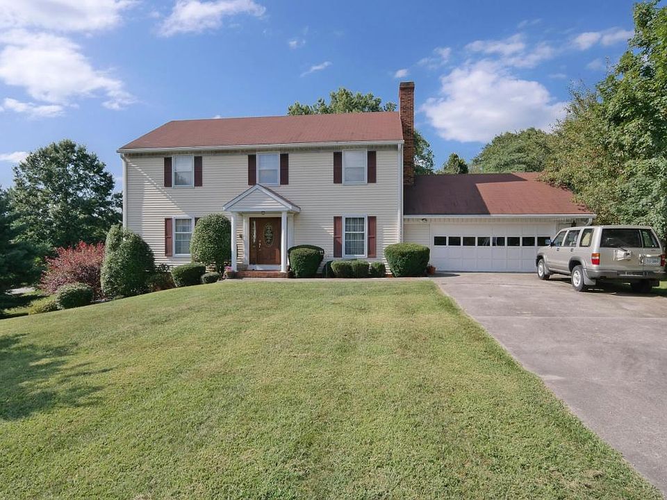 1st image of 109 Ivy Ln